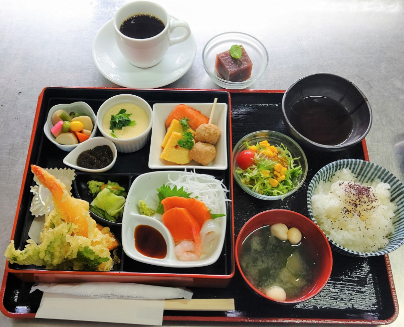 心月輪内 お食事処 夕日庵 ふれあい食堂挑夢