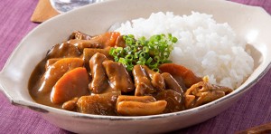 もつカレー（樽蔵）