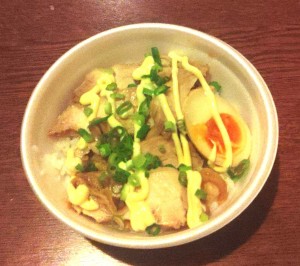 鶏チャーシュー丼（味彩）