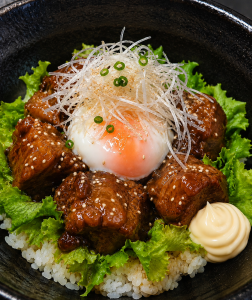 豚角煮丼（㈱つばめ55）
